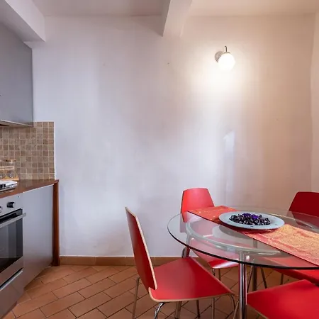 Guesthost - Santambrogio Colorful Appartement